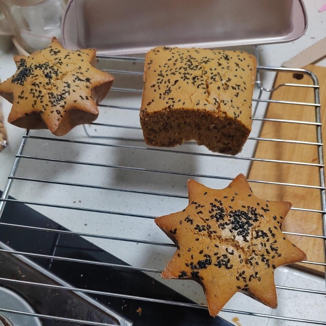 蓬松柔软的枣泥核桃糕