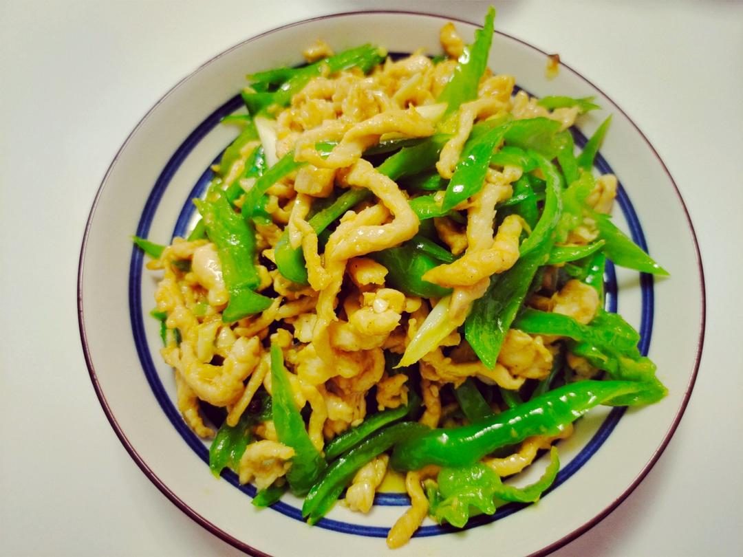巨好吃的青椒炒鸡胸肉丝，超下饭