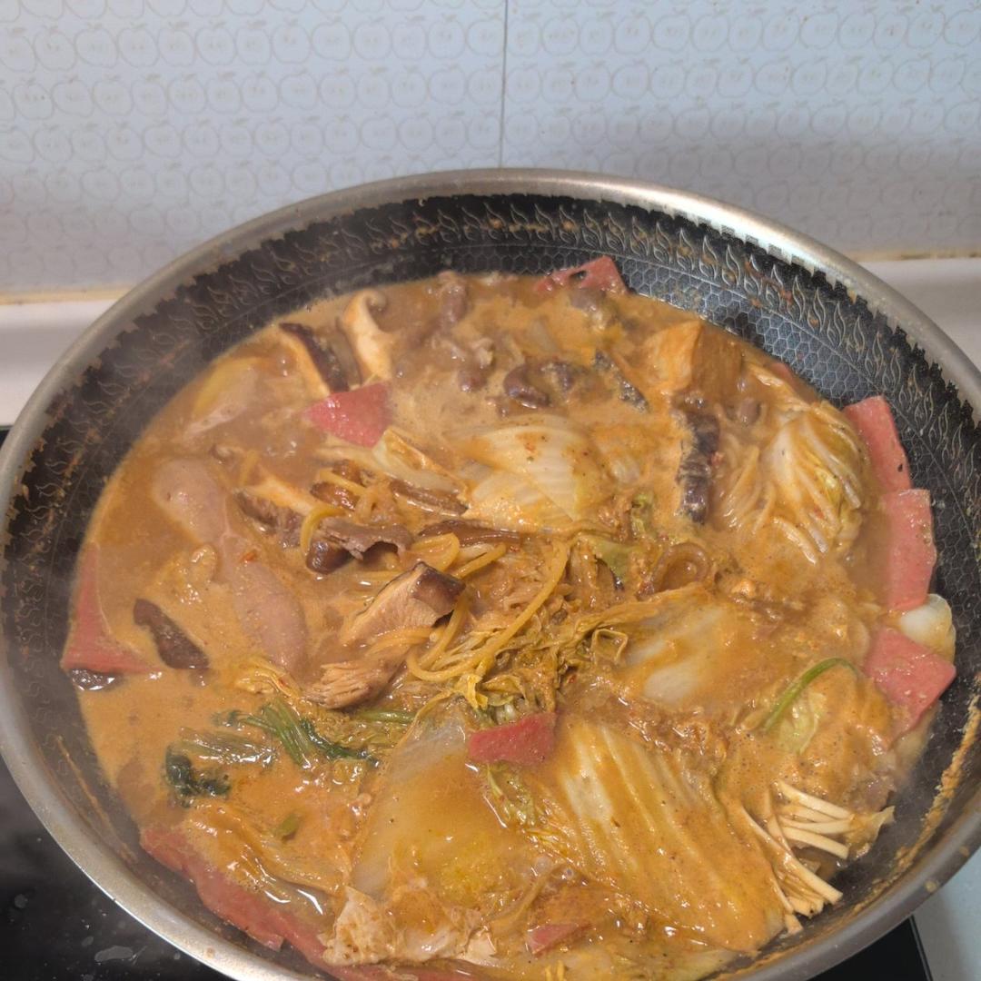 在家自己做的麻辣烫，太香了！！！