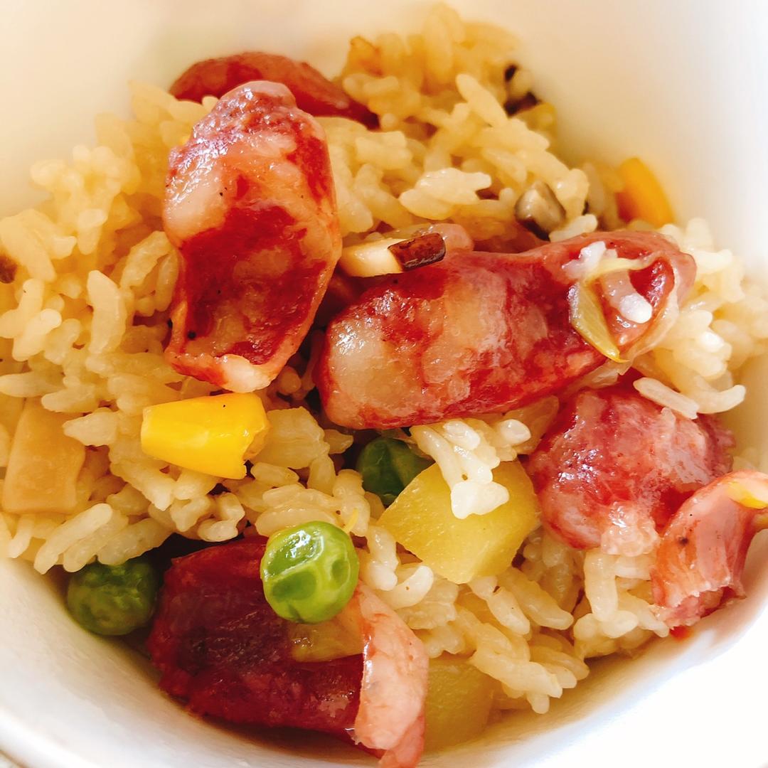 香菇腊肠土豆焖饭