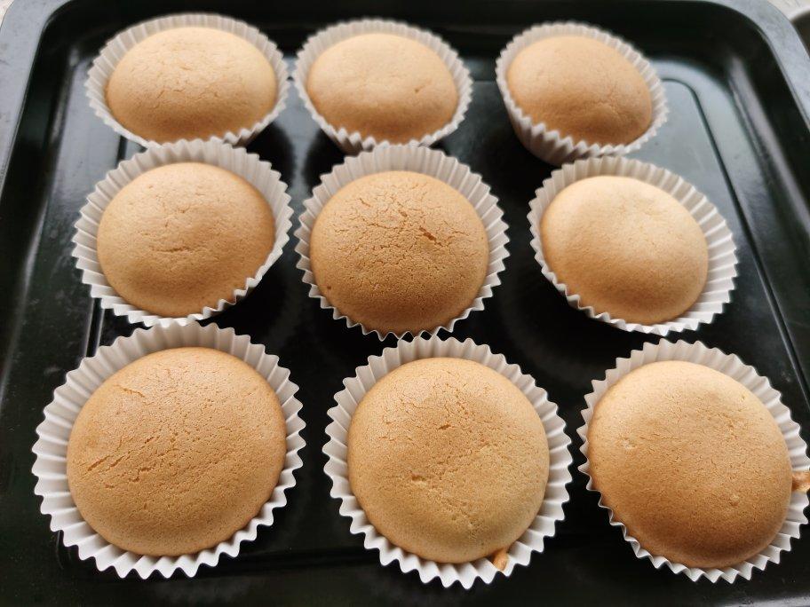 完美戚風杯子蛋糕（一定不会开裂的方法）