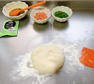 宣软好吃的椒盐火腿香葱发面饼的做法 步骤9
