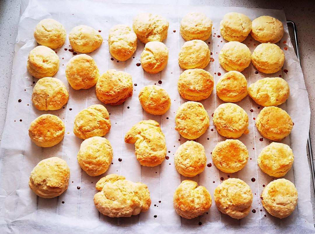 一定要尝试！爆炸好吃的！淡奶司康！【空气炸锅司康】