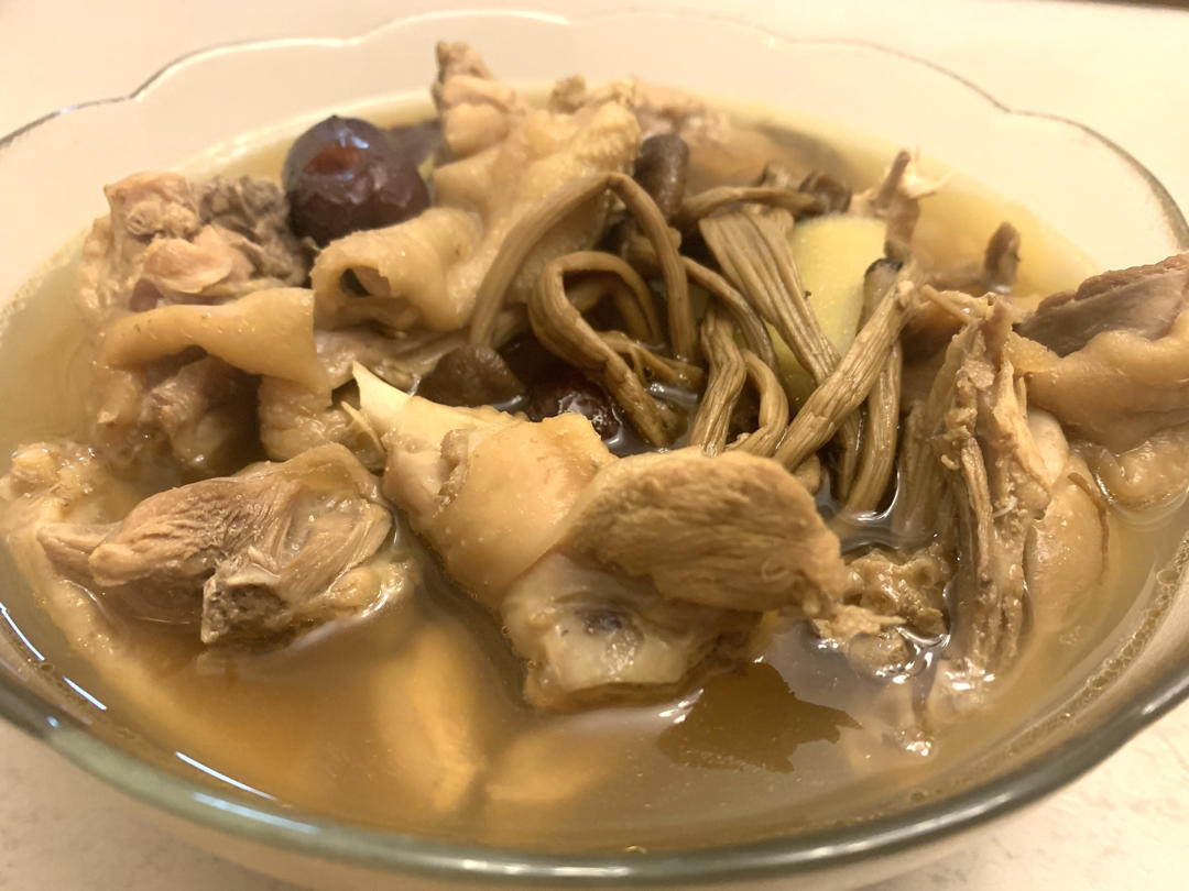 悦妈靓汤之～茶树菇老母鸡汤