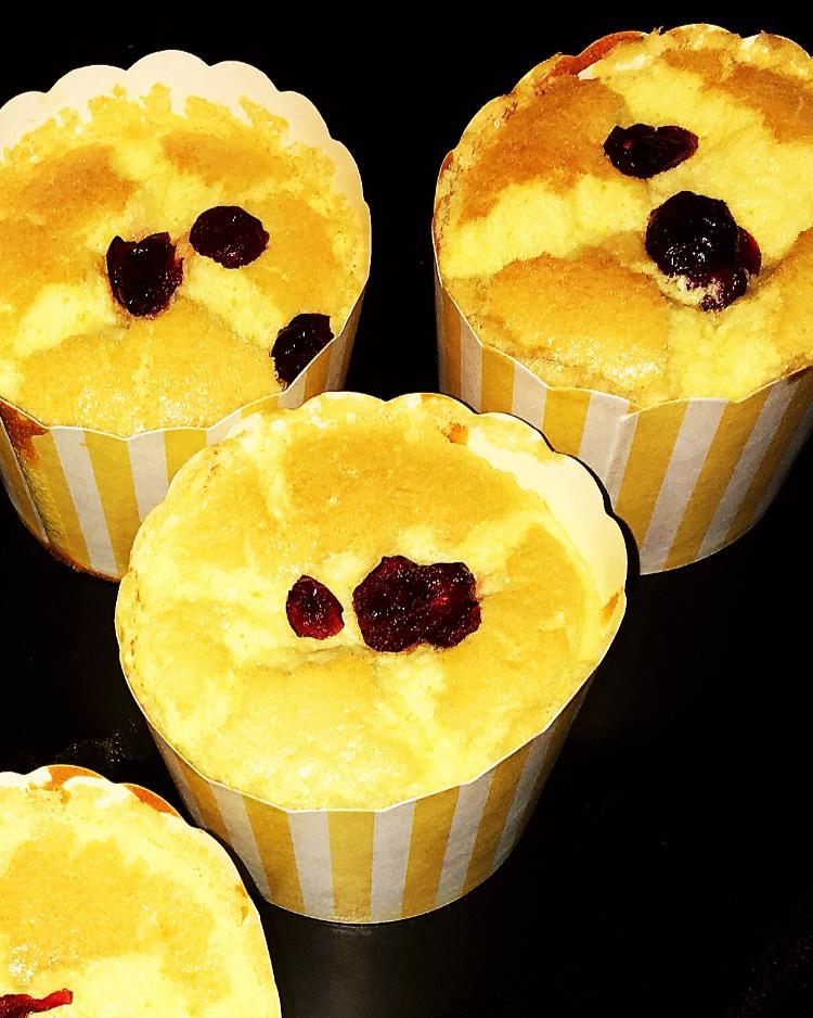 蔓越莓纸杯戚风小蛋糕