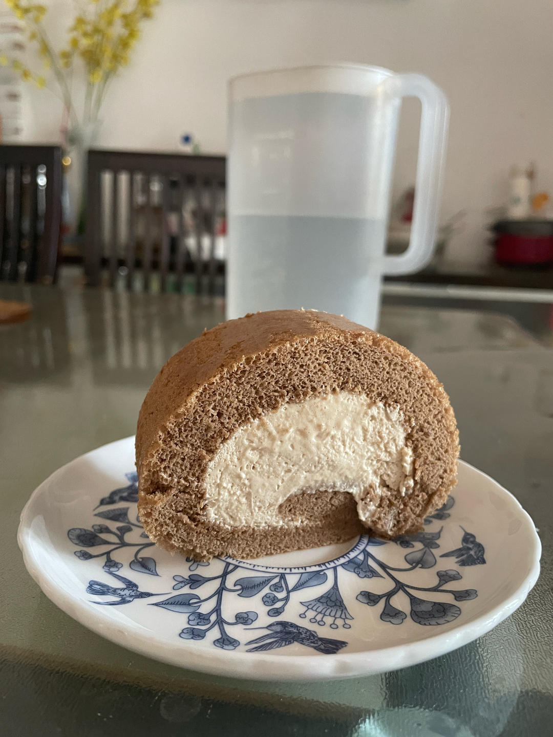 「黑巧脆皮咖啡奶油梦龙卷」