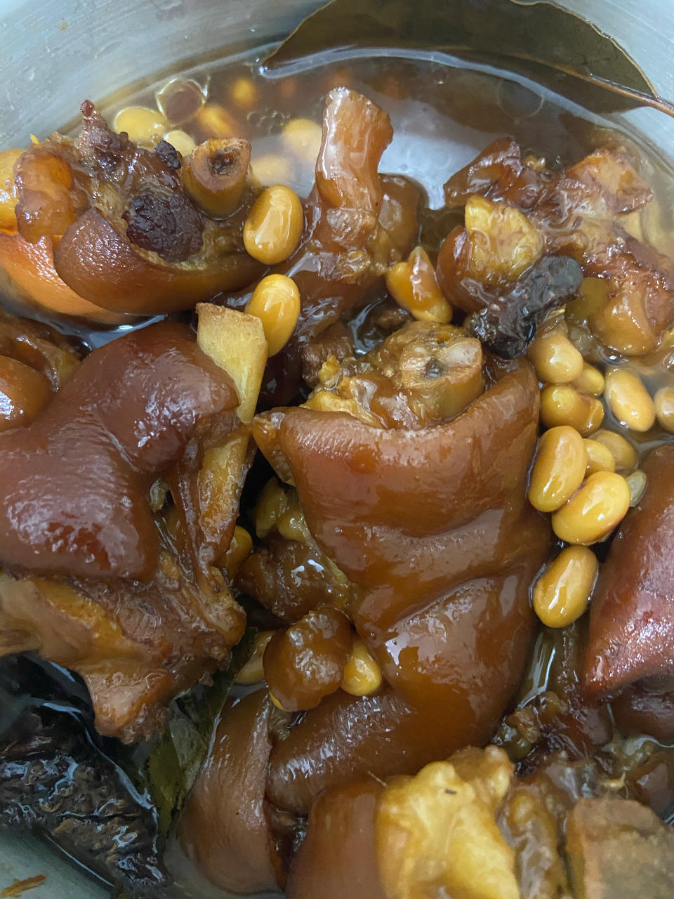 流口水的黄豆炖猪蹄