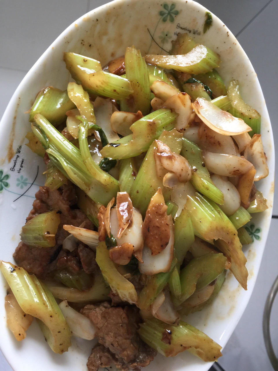 牛肉炒西芹百合