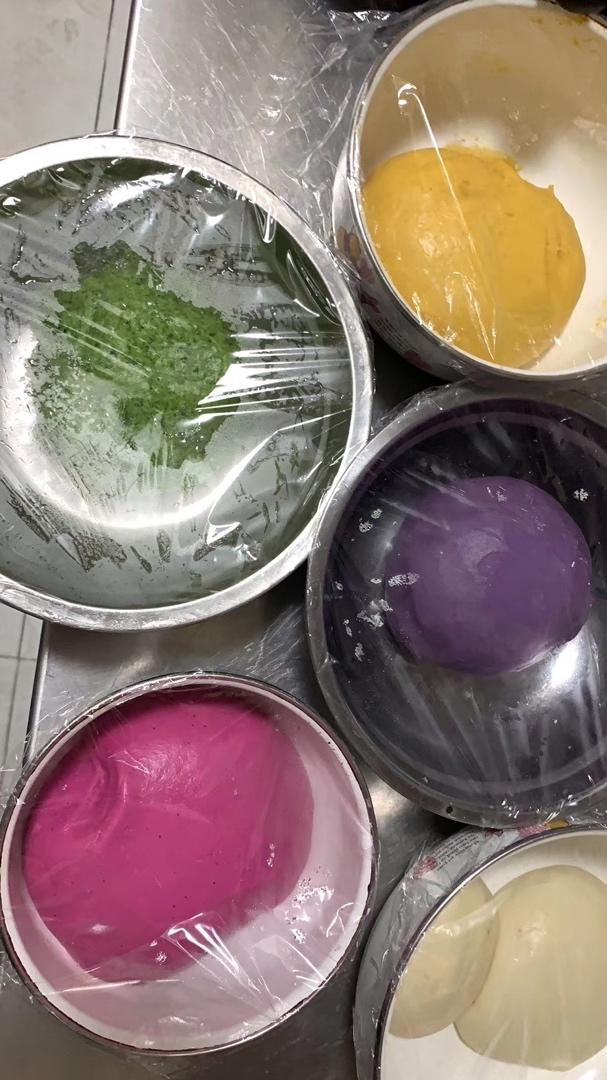 五彩水饺多缤纷