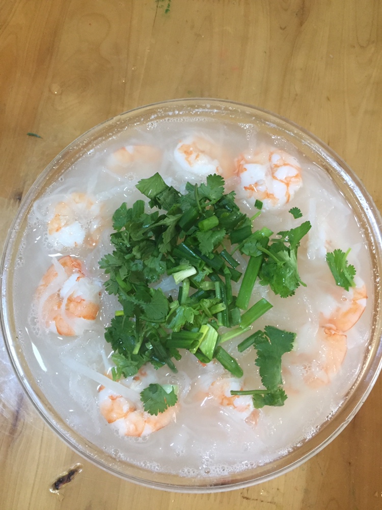 虾仁萝卜粉丝汤的做法 步骤5