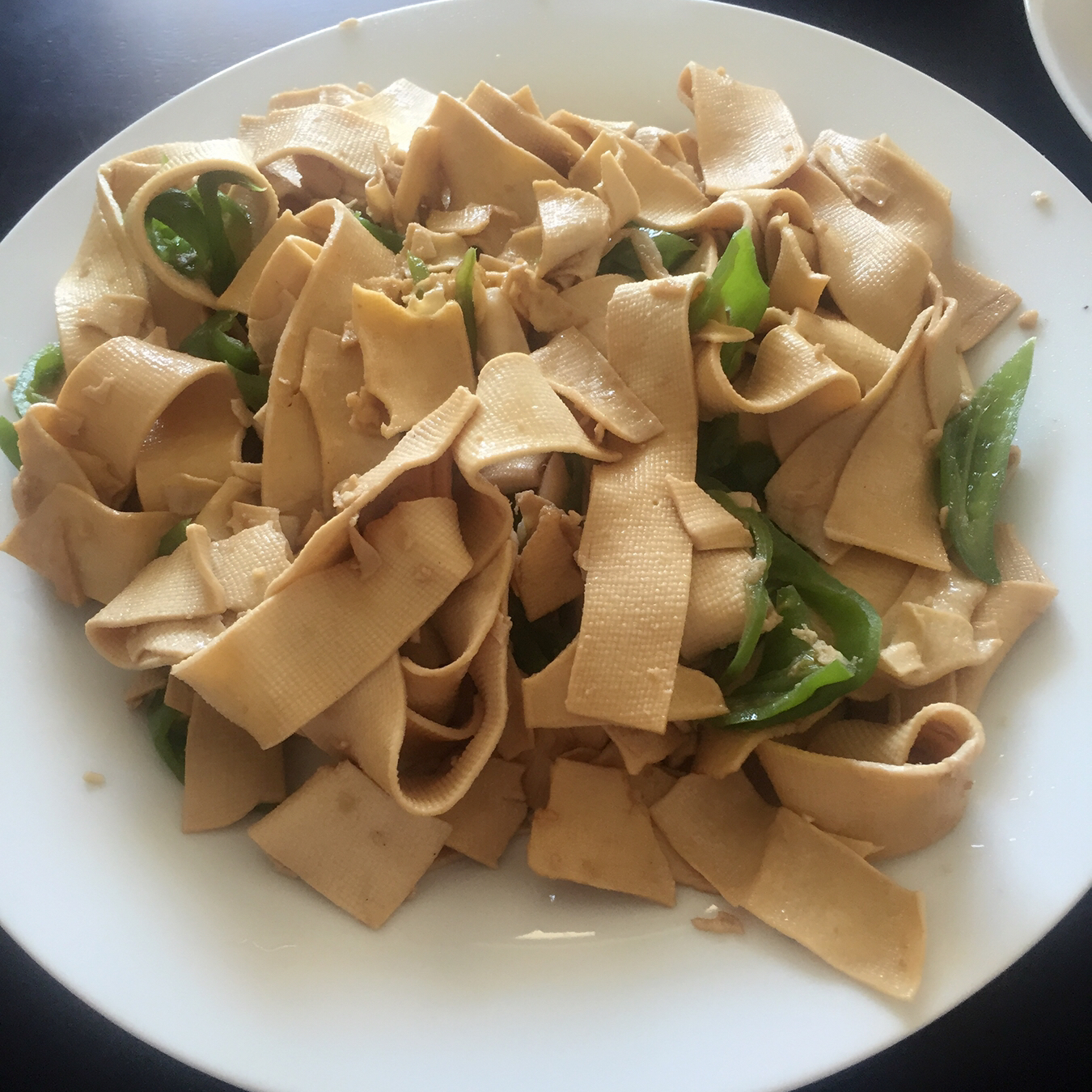 青椒豆腐皮炒肉丝