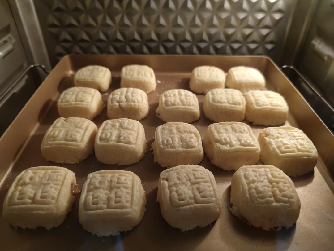 酸酸甜甜凤梨酥