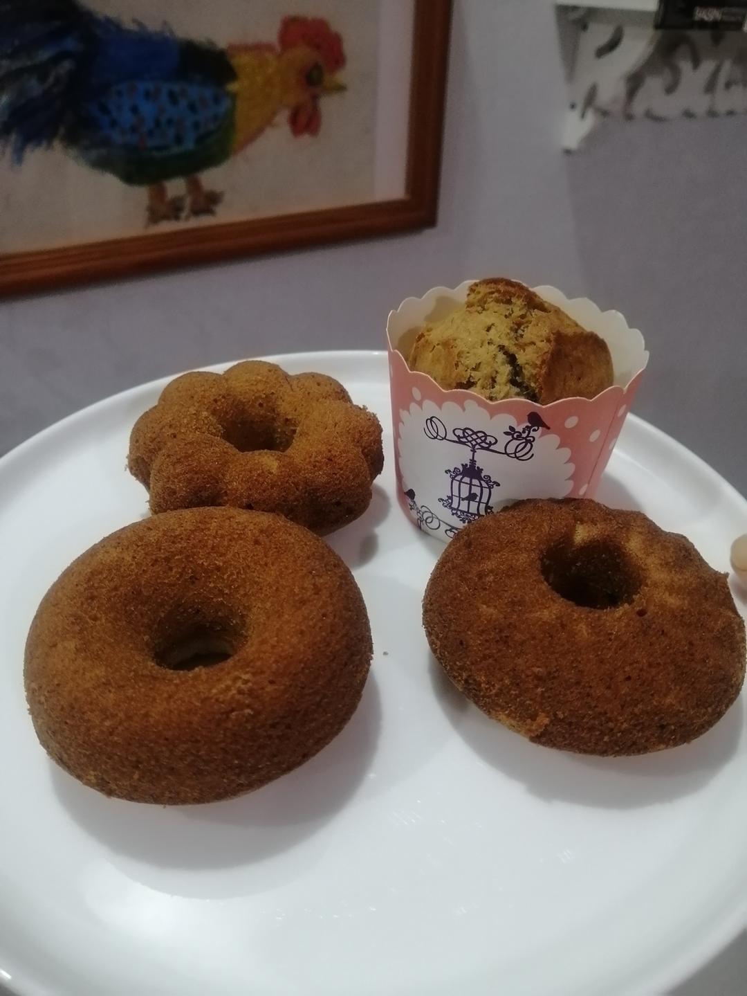 小朋友不爱香蕉，我们香蕉做蛋糕即好看又好吃，孩子们抢着吃！！