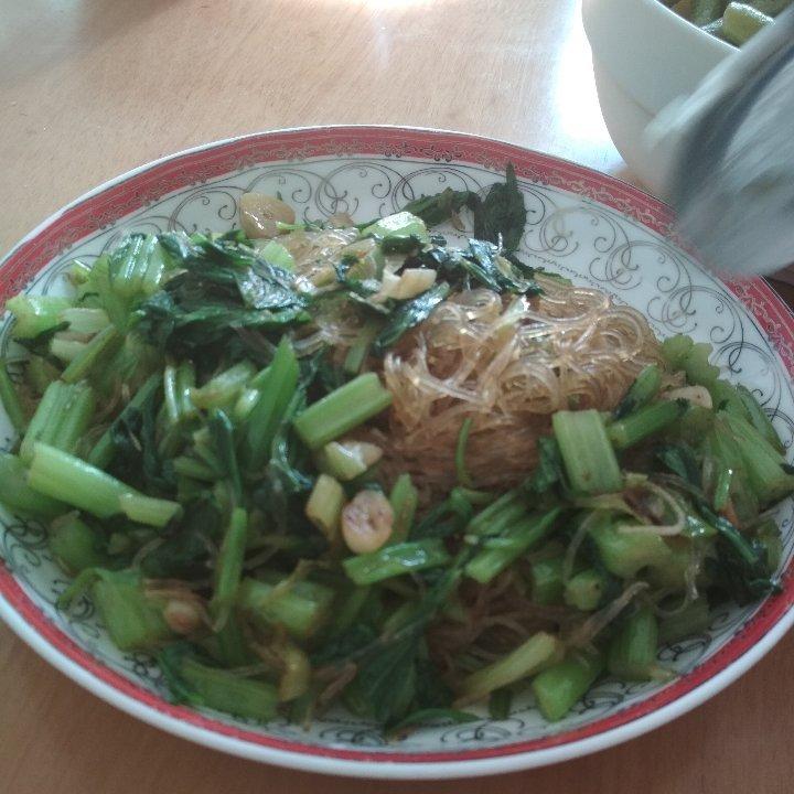 素炒芹菜粉