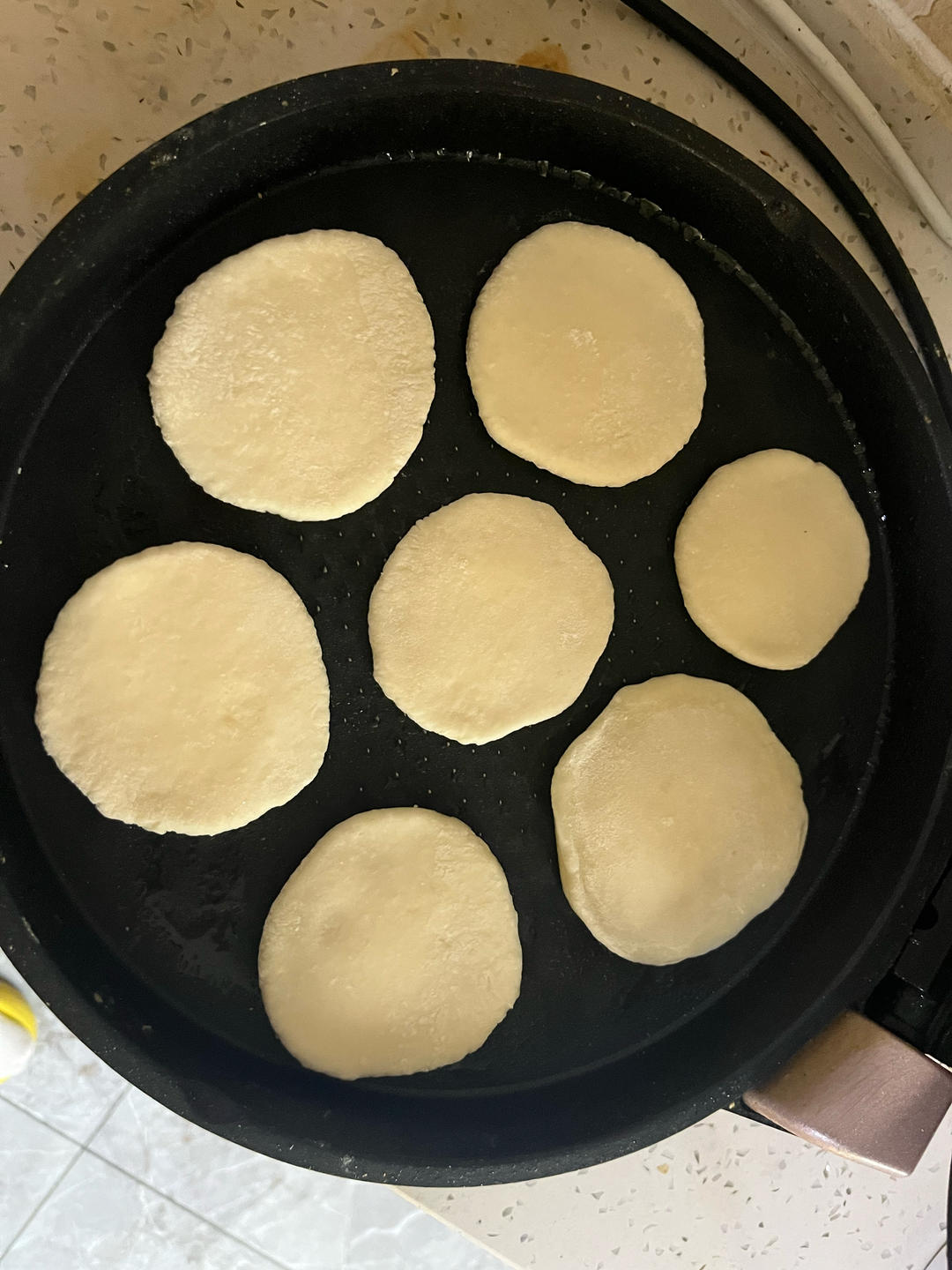 烫面小糖饼 柔软劲道 凉了也不硬 做法简单一看就会 附细节视频详解