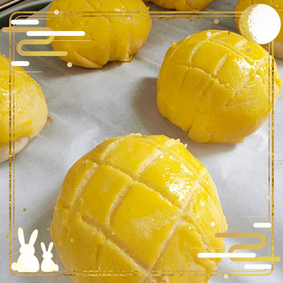 好吃到炸裂的港式菠萝包（附带制作酥皮的小视频）