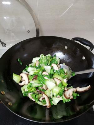 香菇油菜的做法 步骤3