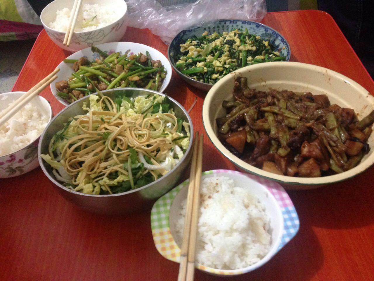 蒜苔炒肉-新手下厨 Fried Pork & Garlic