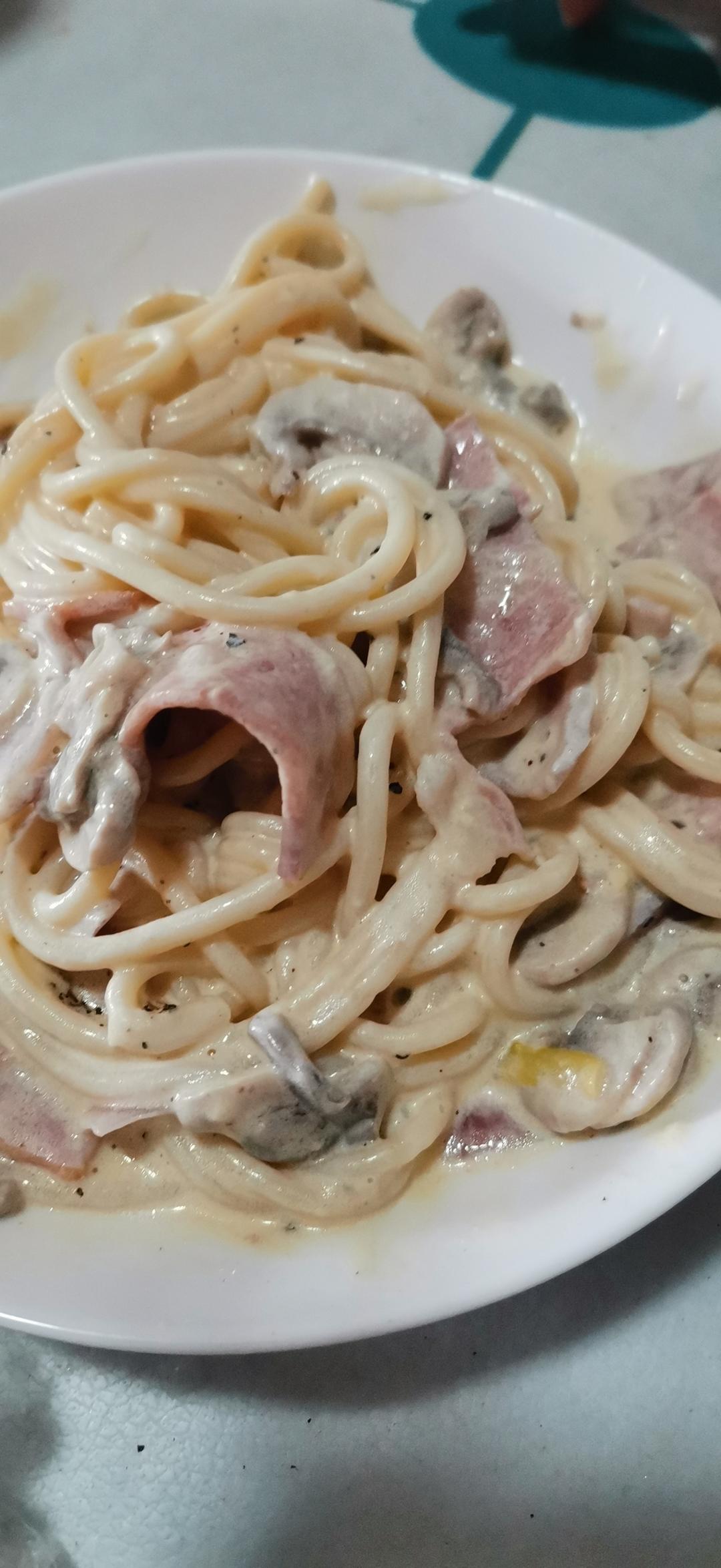 奶油蘑菇培根意大利面