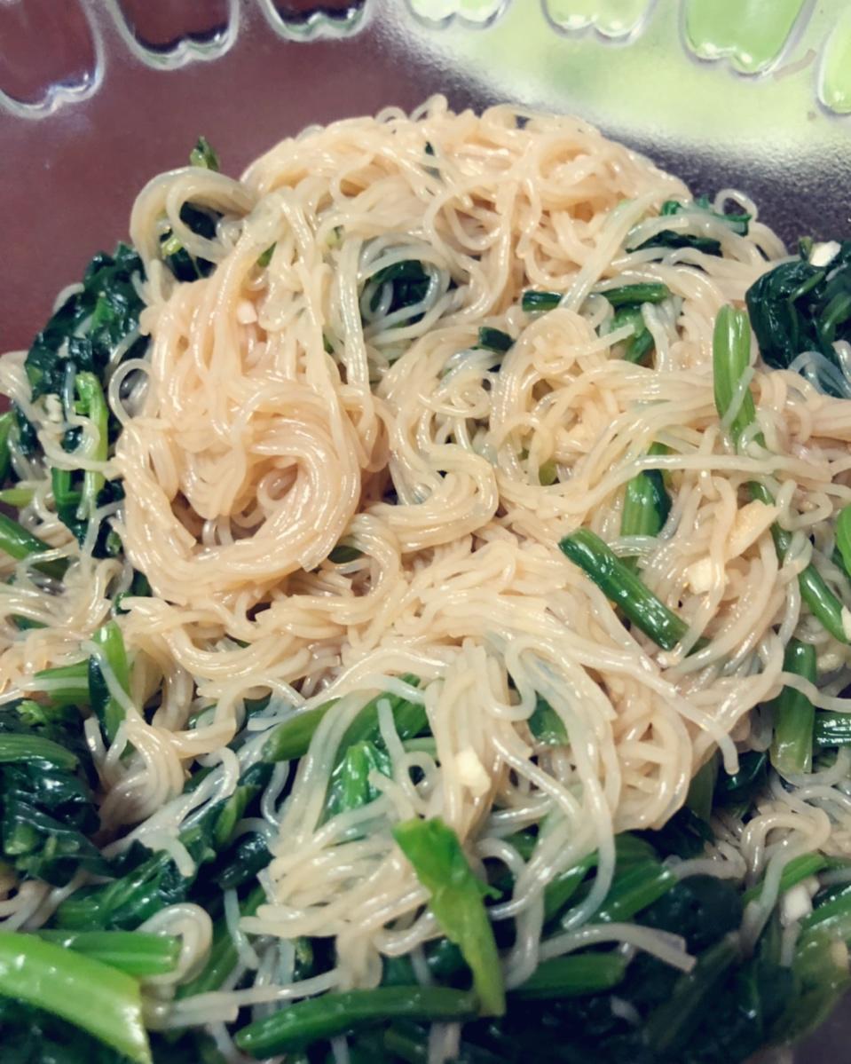 好吃的菠菜在哪里——爽口菠菜拌粉丝