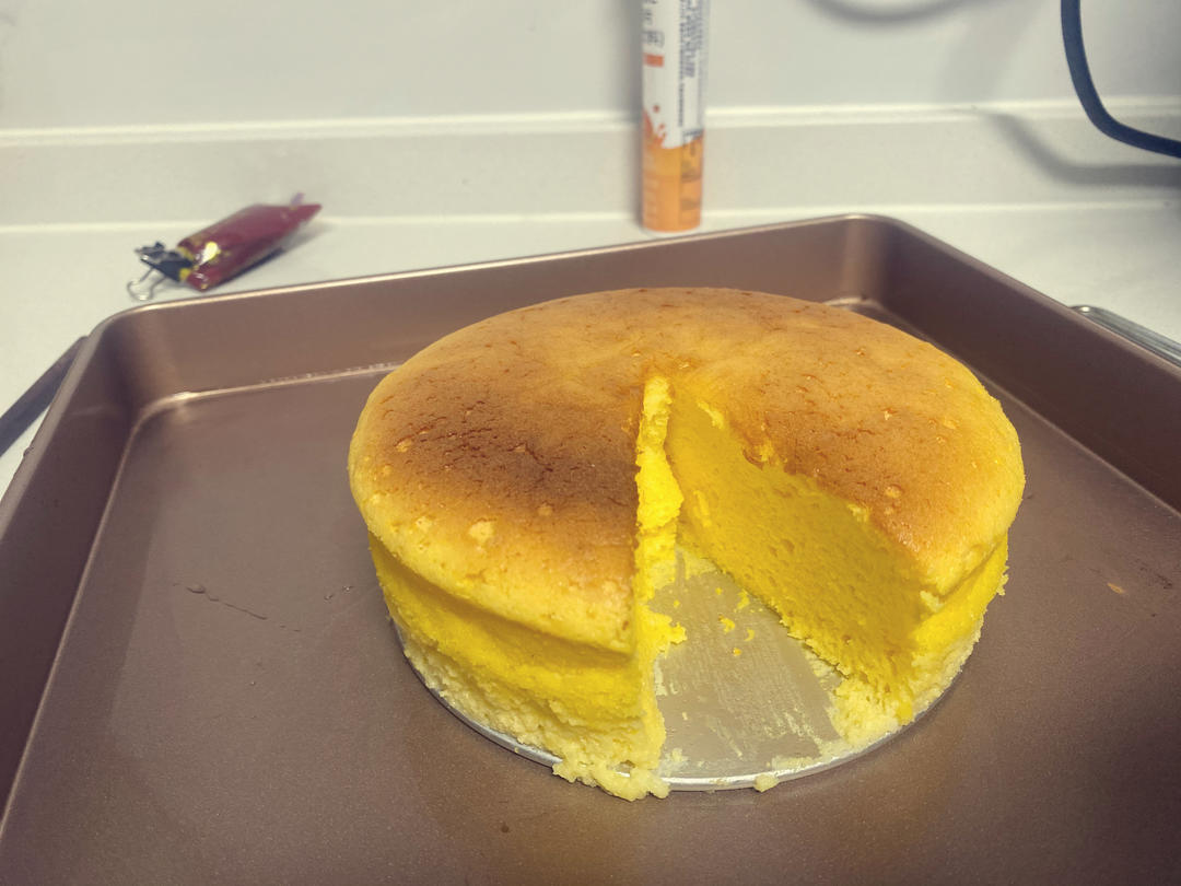 一晚上的等待果然是值得的，这是一款好吃的芝士蛋糕