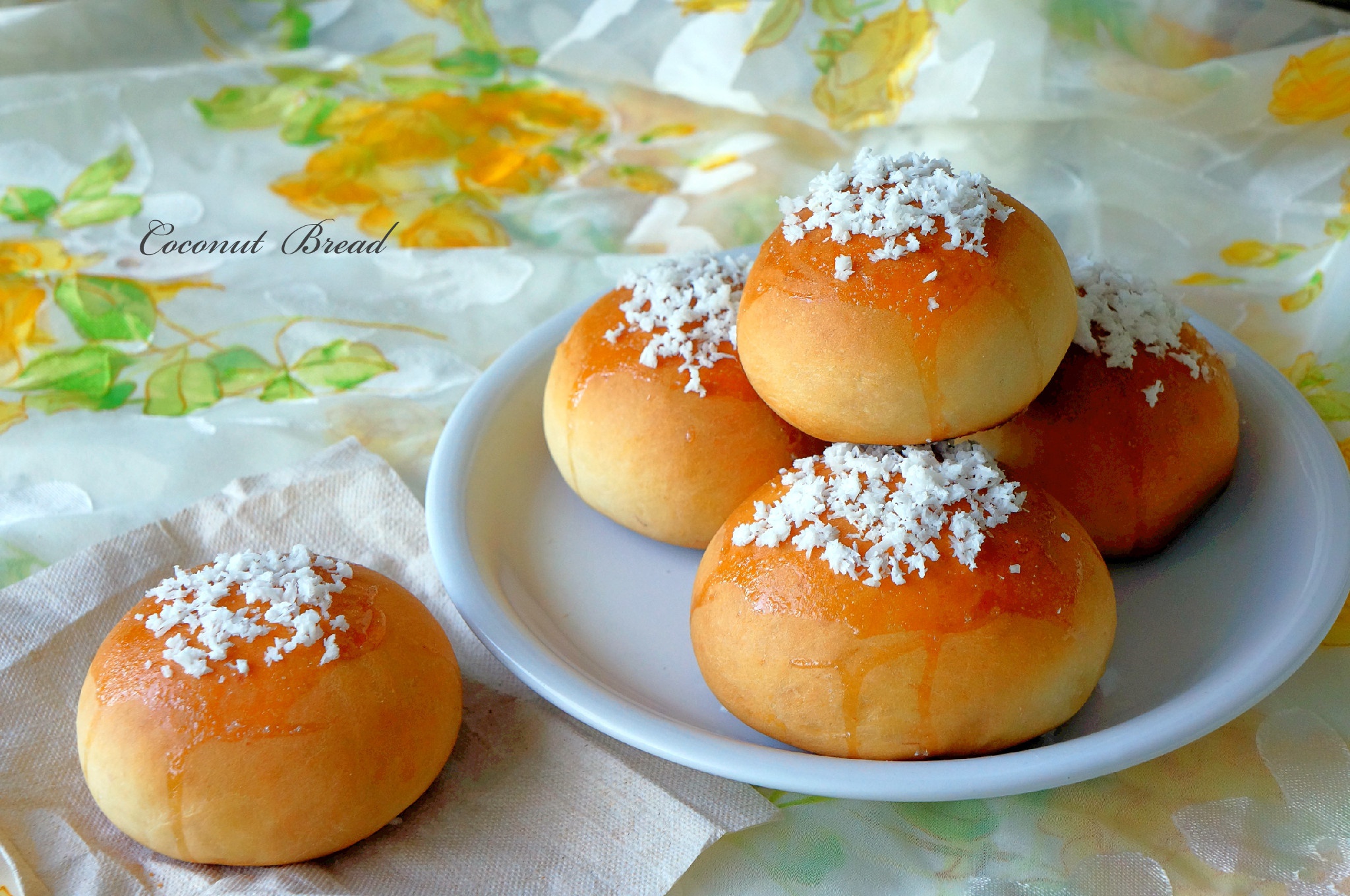 椰蓉酸奶小面包