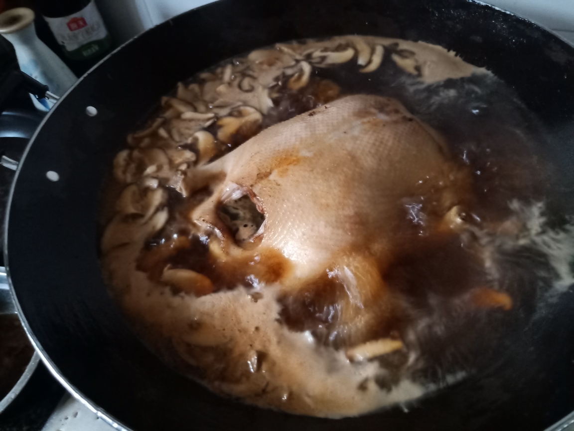 「家的味道」妈妈牌-香菇酱油鸭的做法 步骤2