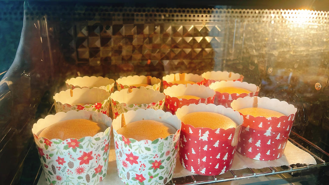 纸杯蛋糕 8寸戚风蛋糕的量