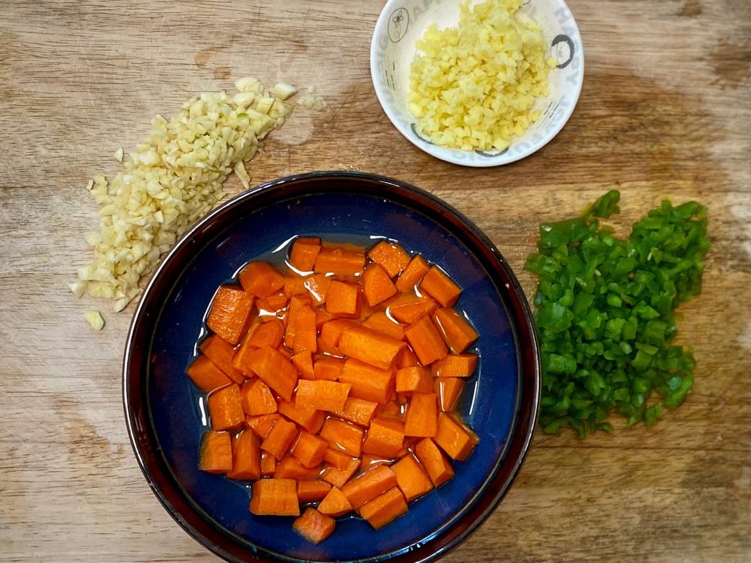 酿姜，酿红萝卜，酿虾