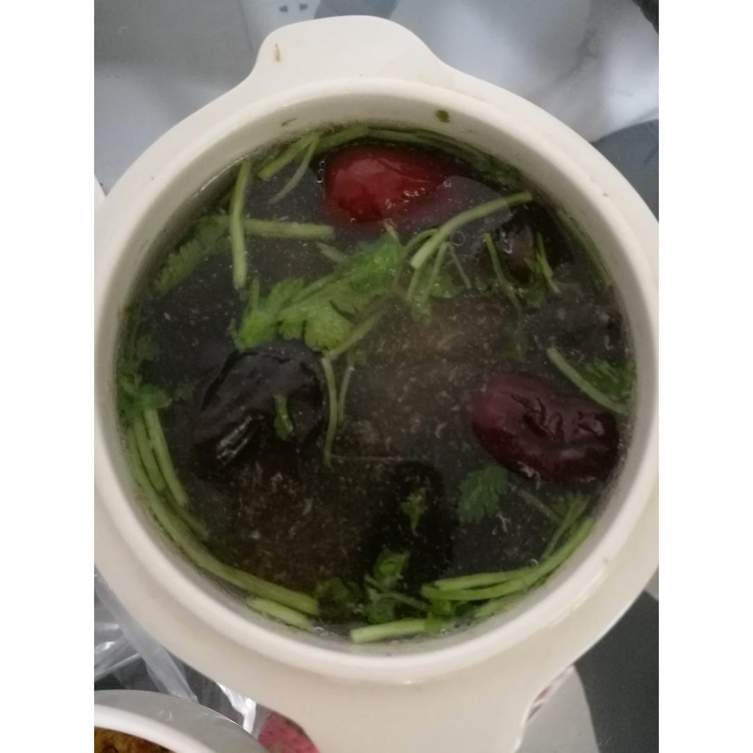 黑木耳红枣煲瘦肉汤
