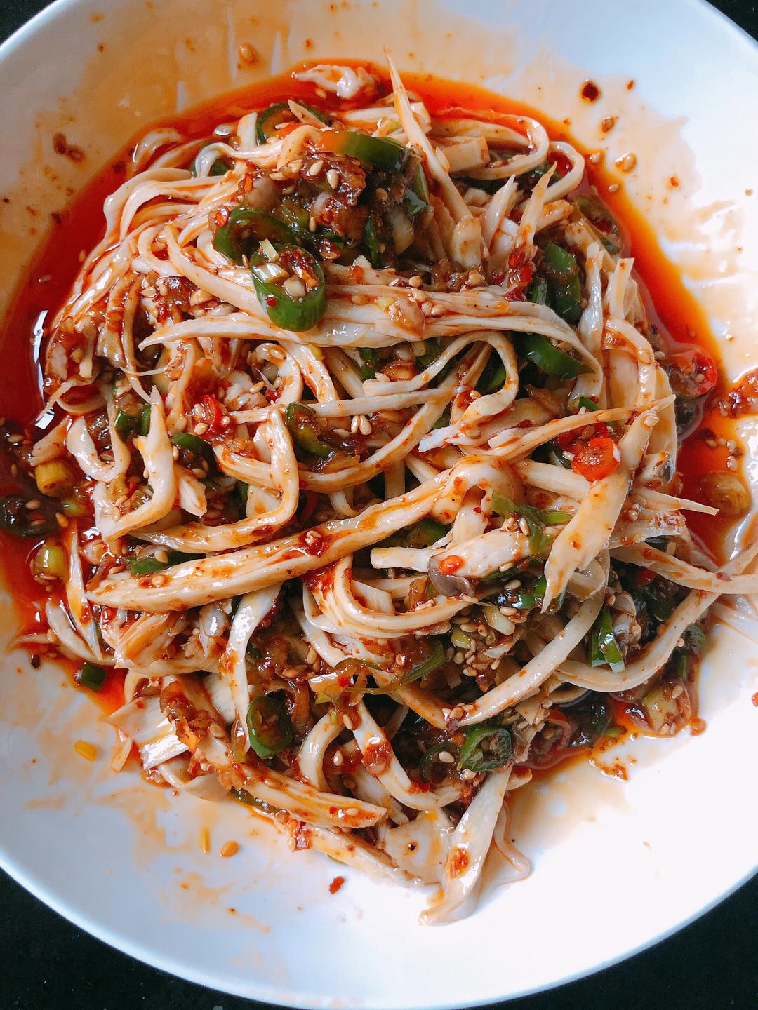 减脂餐「手撕杏鲍菇」的做法