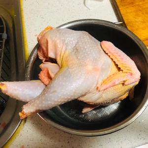 家庭自制电饭煲版盐焗鸡的做法 步骤1