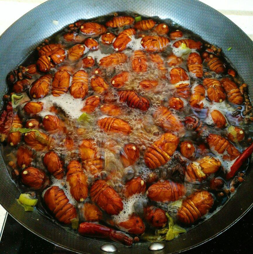盐水煮蚕蛹