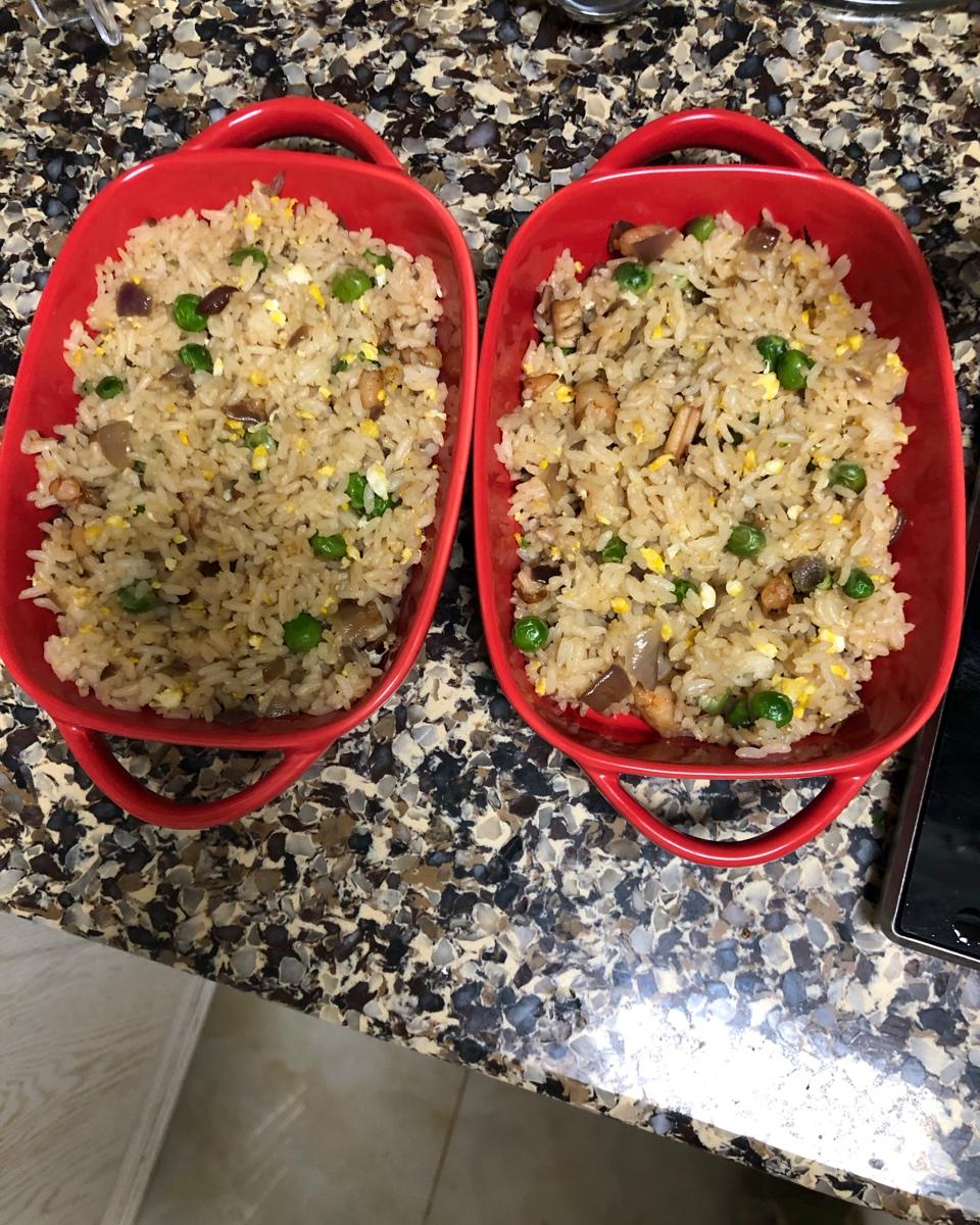 海鲜焗饭 Seafood Fried Rice with Cheesy Topping