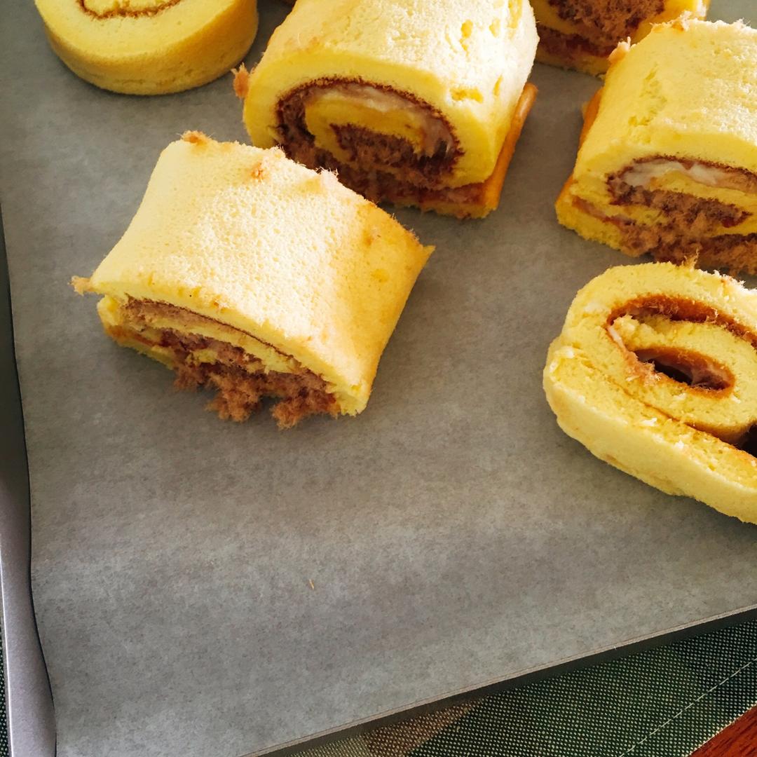 肉松戚风蛋糕卷