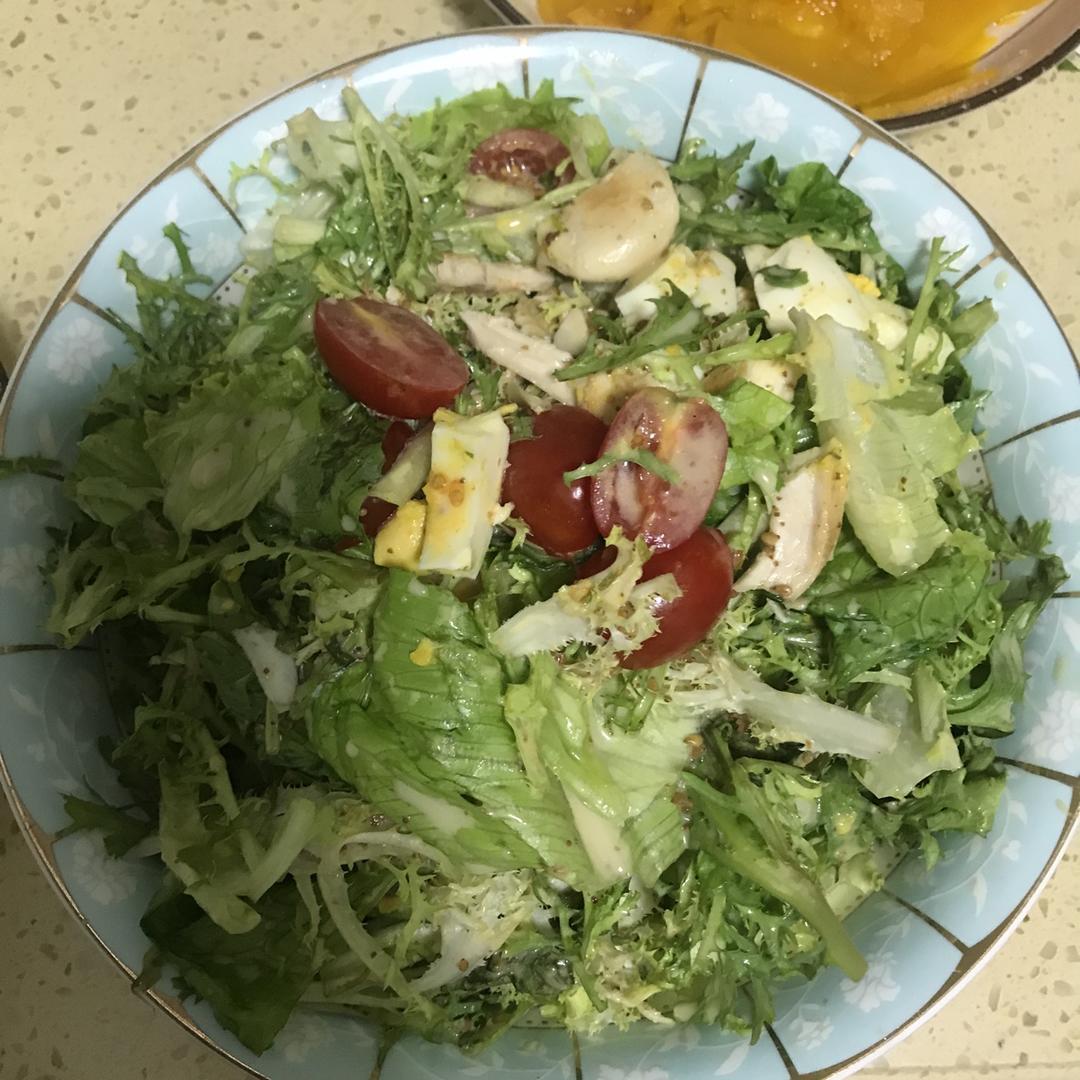 鸡胸肉蔬菜色拉