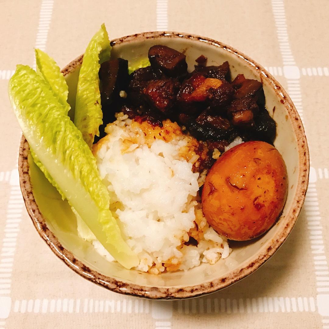 洋葱酥卤肉饭