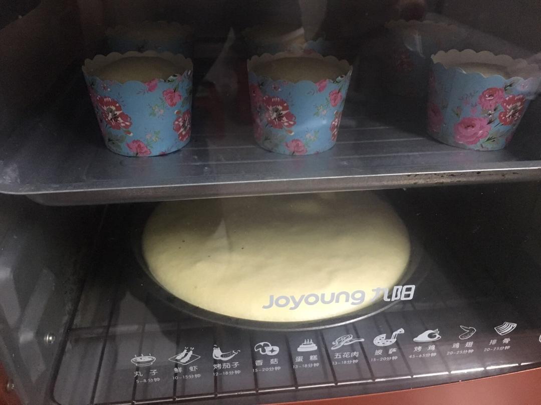 软绵绵戚风纸杯蛋糕