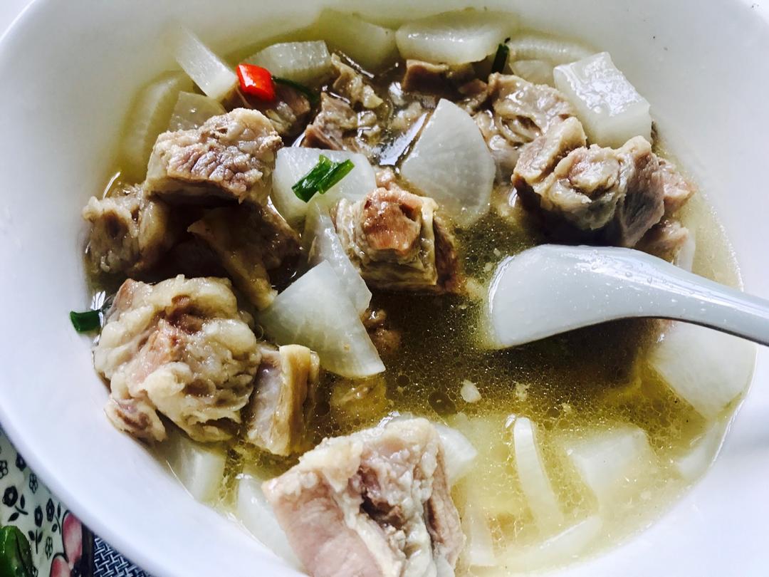 萝卜牛腩煲