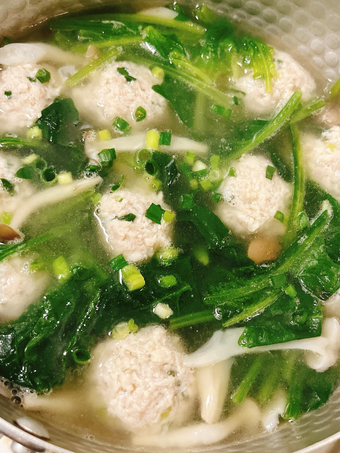 自制肉丸 菠菜菌菇鸡肉丸汤