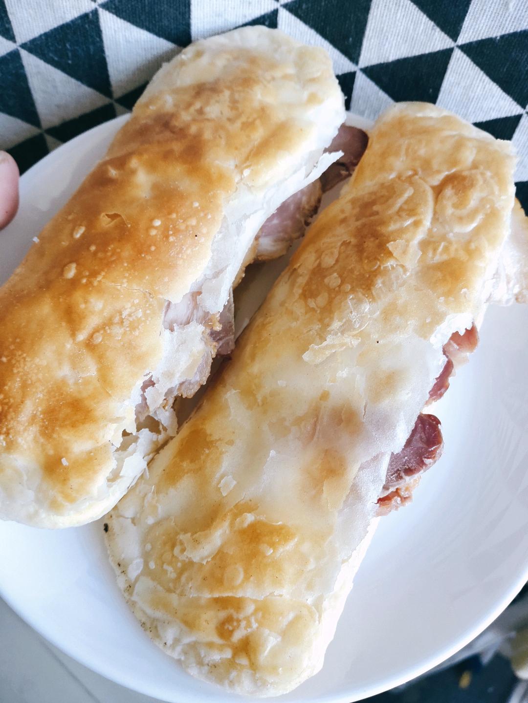 火烧连锁店老板亲授，正宗河间火烧哈哈哈，文末有从王胖子老总朋友圈盗的视频