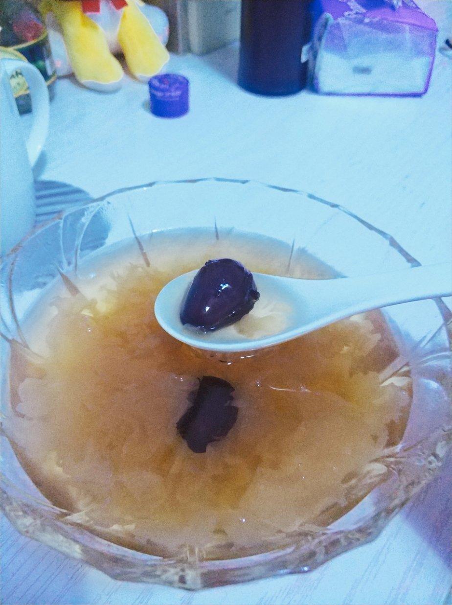 皂角米红枣银耳羹