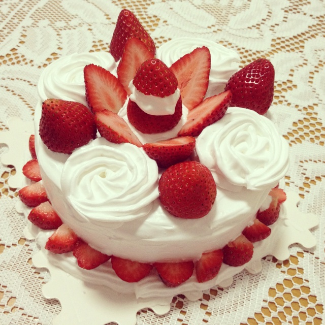 鲜奶油草莓蛋糕
