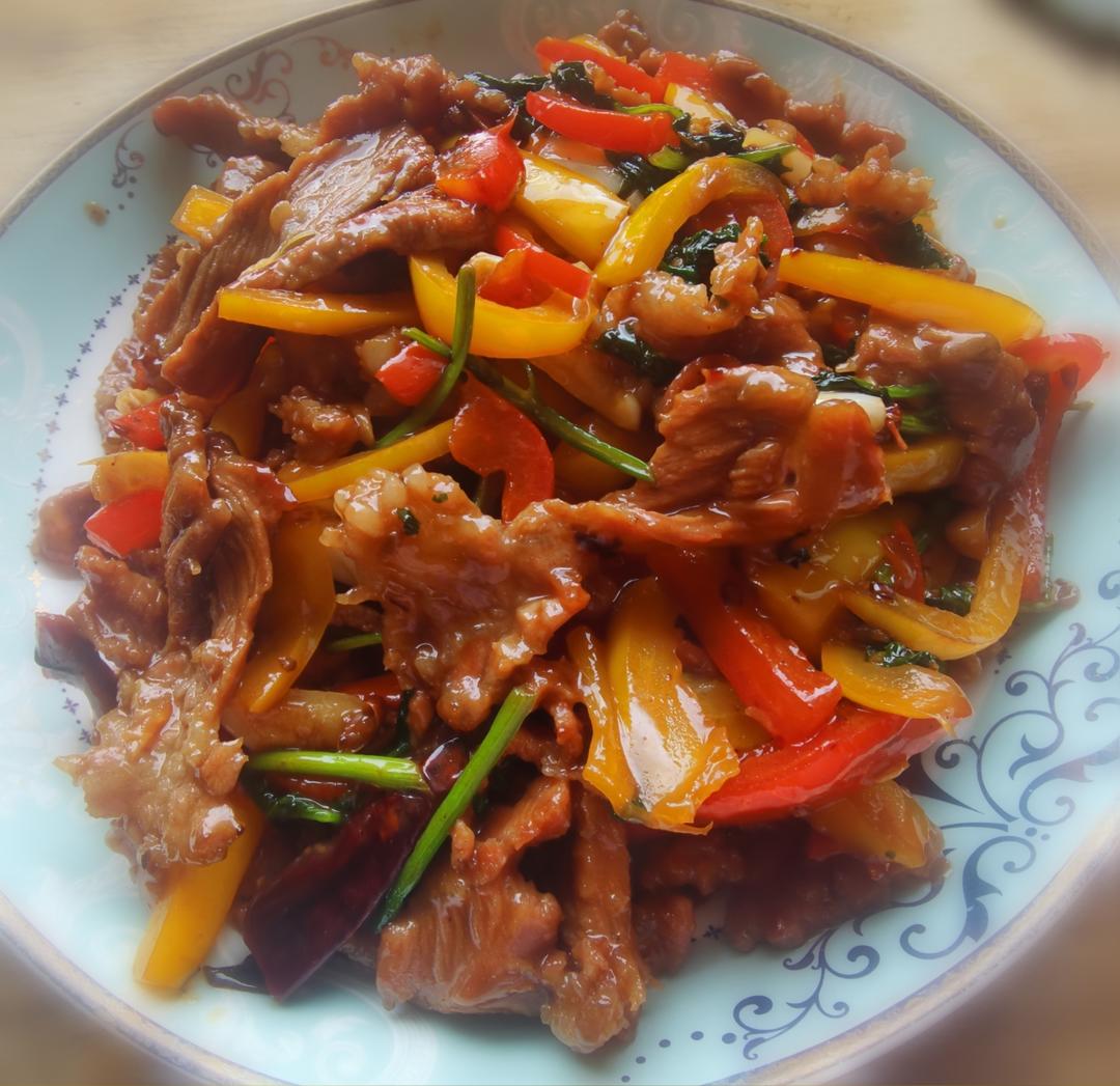 小炒黄牛肉，肉嫩味香！太好吃了简直是米饭杀手！