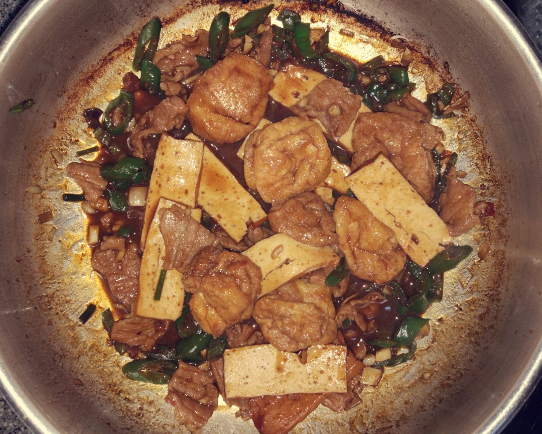 豆制品狂爱——豆腐皮豆干青椒炒肉的做法