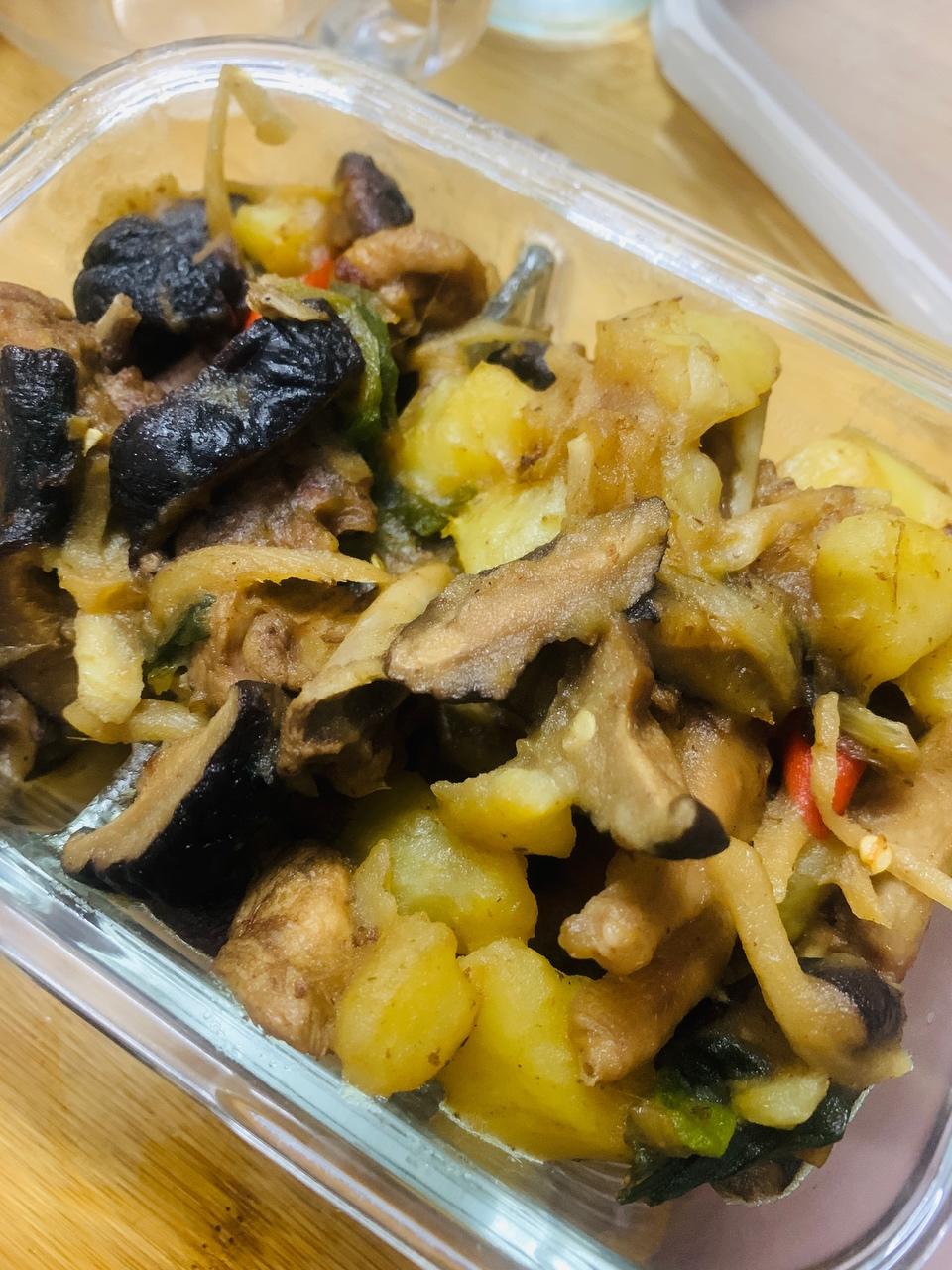 土豆姜葱香菇鸡