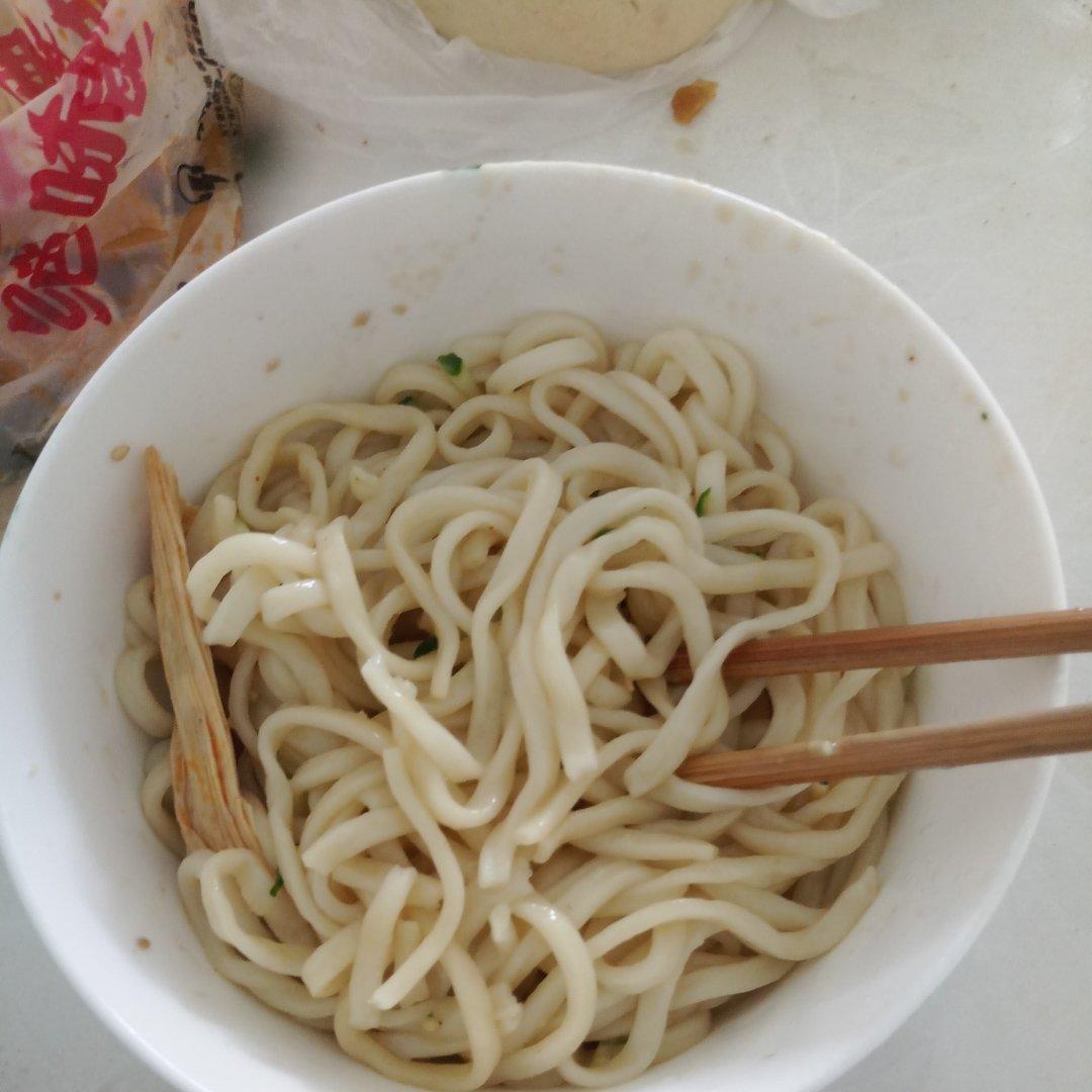 酸辣凉拌面，天热就爱吃这口