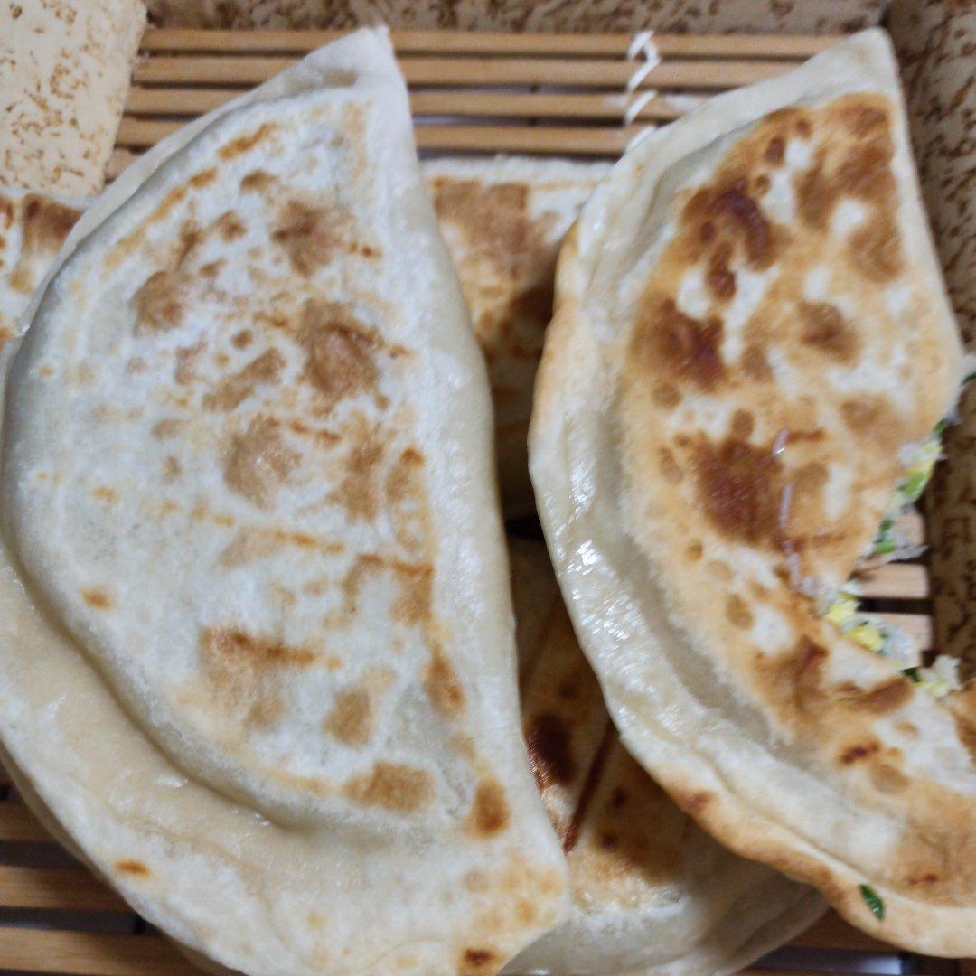 皮薄馅大的韭菜盒子