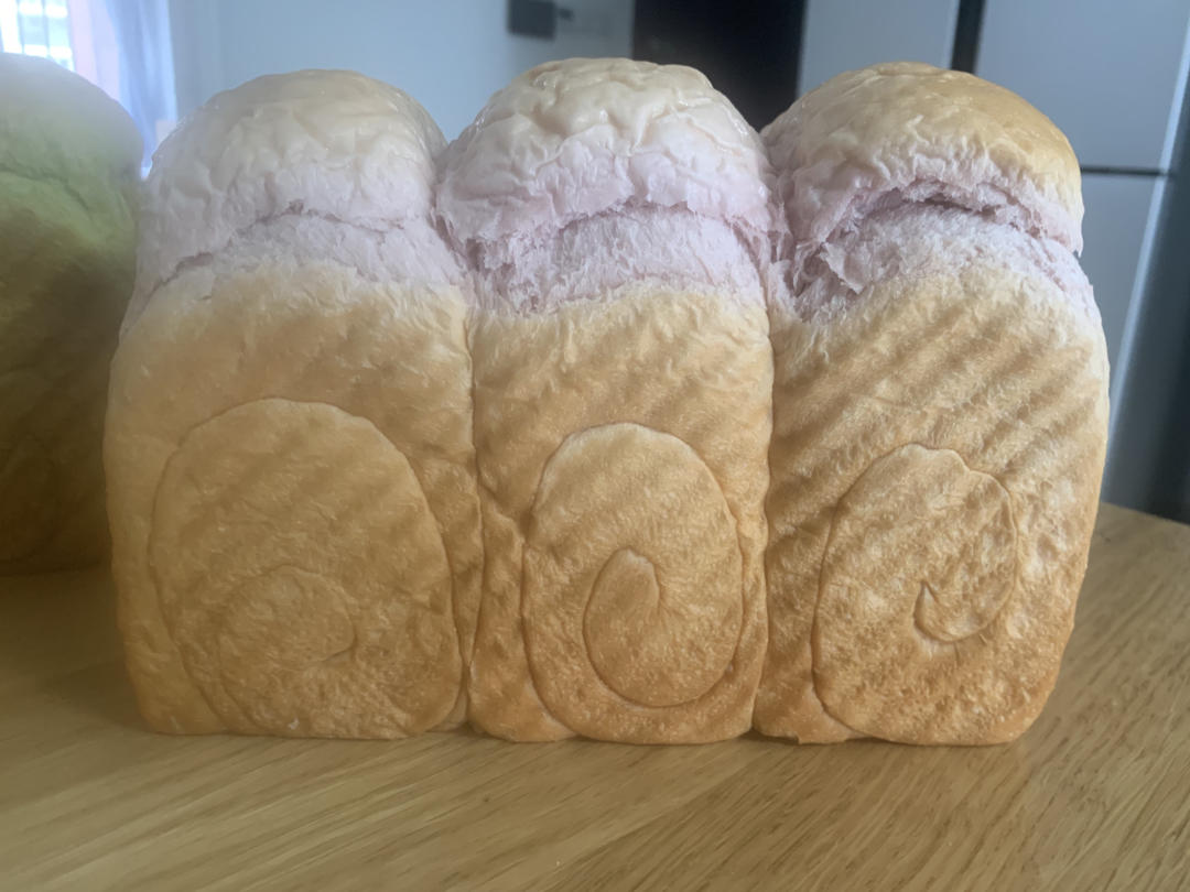 吴克己手撕炼乳吐司