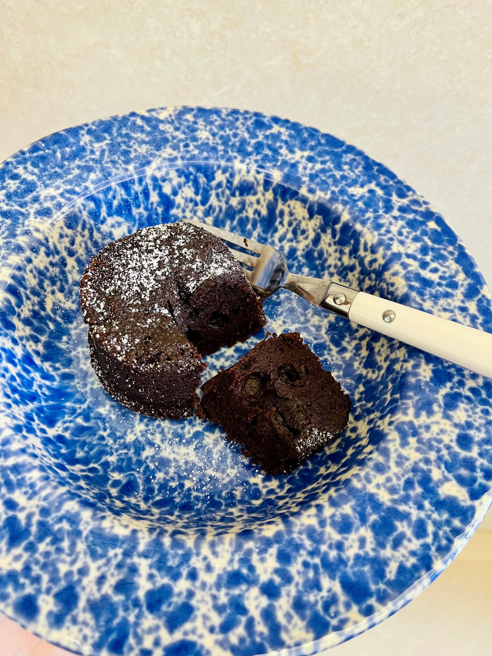 超好吃的巧克力熔岩蛋糕🍰 一口爆浆！免打发！